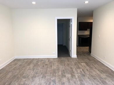 6318 N Mozart St unit G, Chicago, IL 60659 - photo 4