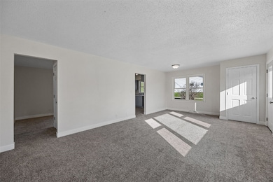 809 Iowa St, Center Point, IA 52213 - photo 4