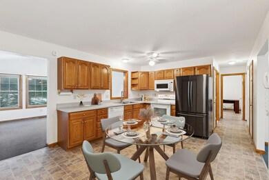 5 Topaz Cir unit 4, Auburn, ME 04210 - photo 5