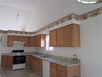 Light and Bright Kitchen w/Vaulted Ceiing