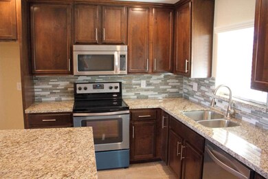 New Kitchen with Granite!