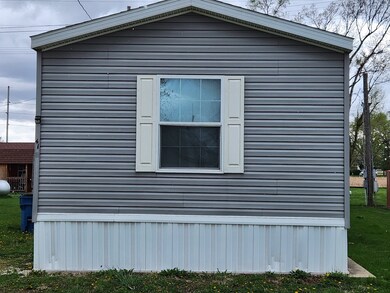 641 W Walnut St unit 41, Oglesby, IL 61348 - photo 2