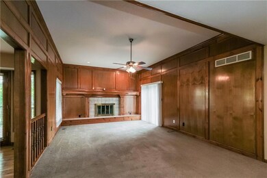 325 SW Marsh Wren St, Lees Summit, MO 64082 - photo 7