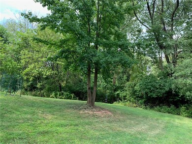 4504 Pheasant Run N, Reading, PA 19606 - photo 3