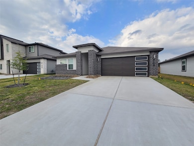 12111 Bear River Dr, Conroe, TX 77384 - photo 2