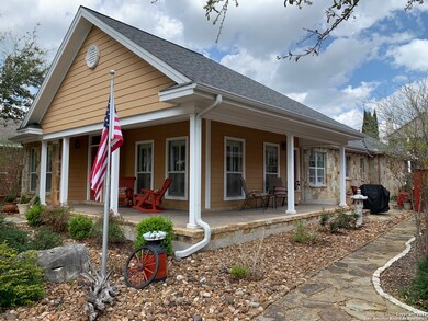 2230 Gruene Lake Dr, New Braunfels, TX 78130 - photo 4