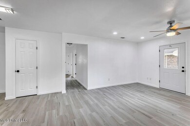 2302FultonAve-7