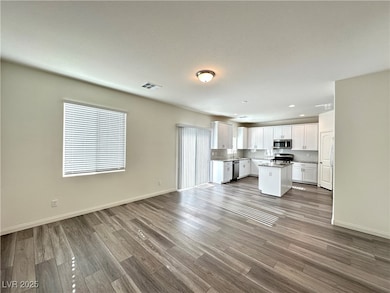 8793 Candelabra Ct, Las Vegas, NV 89113 - photo 4