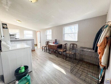 6627 NW Elmont Rd, Topeka, KS 66618 - photo 7