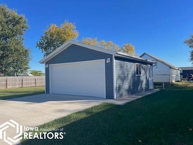 1519 Davis Ave, Grinnell, IA 50112 - photo 7