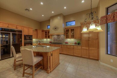 4049005_Breakfast Bar and Kitchen