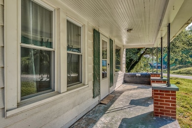 1256 Scratch Gravel Rd, Marion, VA 24354 - photo 4