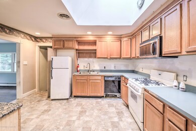011_KITCHEN