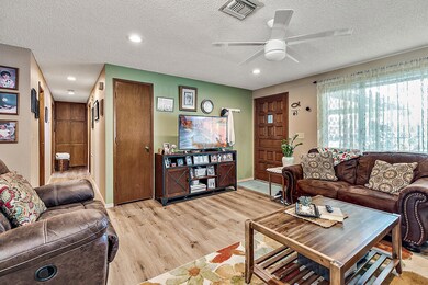 1124 SW Ballinger Dr, Grants Pass, OR 97526 - photo 4