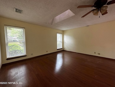 479 Holiday Hill Cir E, Jacksonville, FL 32216 - photo 4