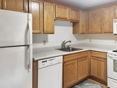 325 Lita Ln, Newmarket, NH 03857 - photo 5