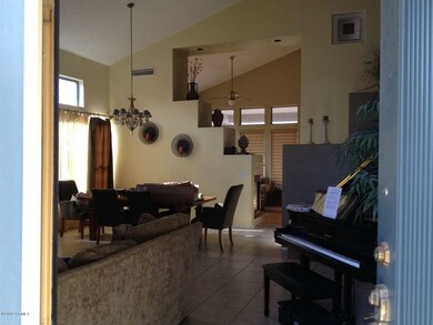FAMILY ROOM (3)