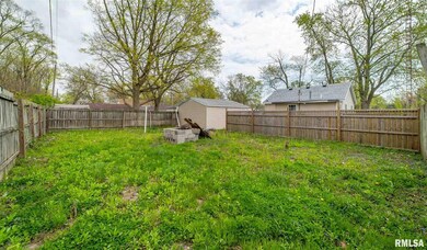 811 S Kickapoo St, Lincoln, IL 62656 - photo 3