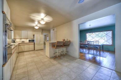 007_Kitchen-Dining