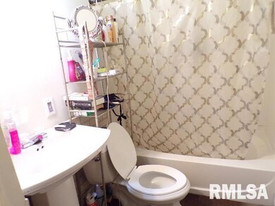 1112 Warren St, Davenport, IA 52804 - photo 5