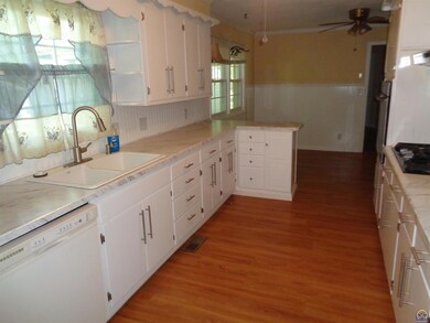 404 Fowler St, Maple Hill, KS 66507 - photo 2