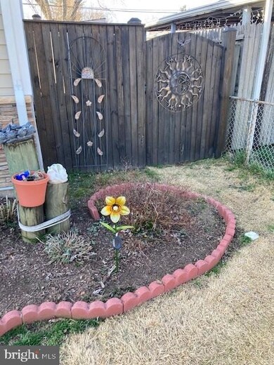 2010 Norman Rd, Glen Burnie, MD 21060 - photo 2