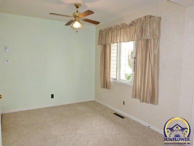 1103 SW 31st Terrace, Topeka, KS 66611 - photo 5