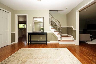 Entry/Foyer.