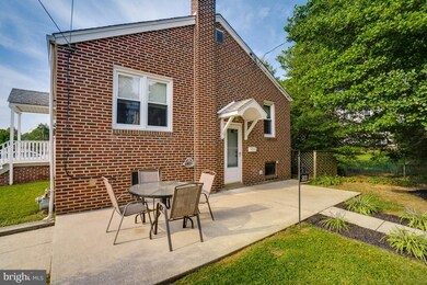 303 Gorsuch St, Folsom, PA 19033 - photo 5