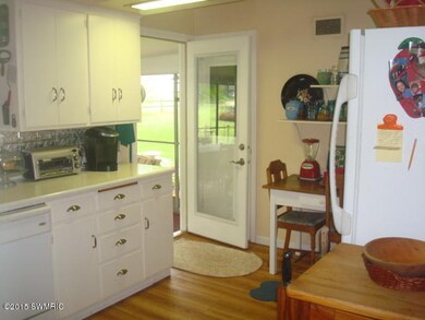 61054 Beardsley Ln, Cassopolis, MI 49031 - photo 2