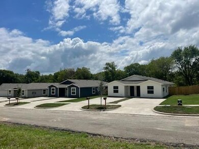 604 E 3rd St unit A & B, Bonham, TX 75418 - photo 3