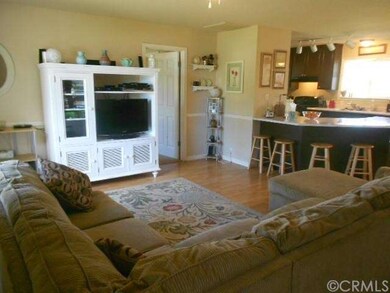 living room to kitchen all open