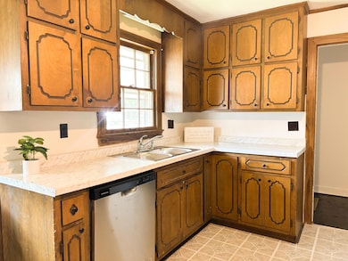 100 N Lucy St, Searcy, AR 72143 - photo 6