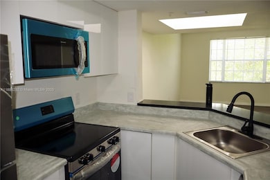 711 SW 148th Ave unit 412, Davie, FL 33325 - photo 4