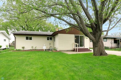 1721 14 1 2 St S, Fargo, ND 58103 - photo 6