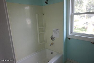 Case 263-476010 - 2643 Meyer - Bathroom