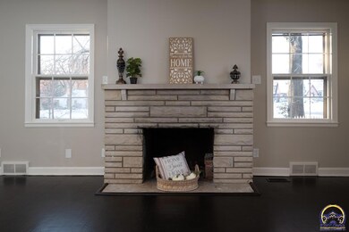 1236 SW Warren Ave, Topeka, KS 66604 - photo 6