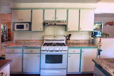 510 NE Royal Dr, Grants Pass, OR 97526 - photo 4