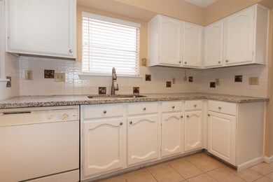 7863 Green Lawn Dr unit 7863, Houston, TX 77088 - photo 6