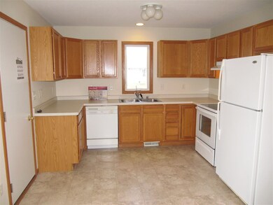 103 Debbie Dr, Evansville, WI 53536 - photo 4