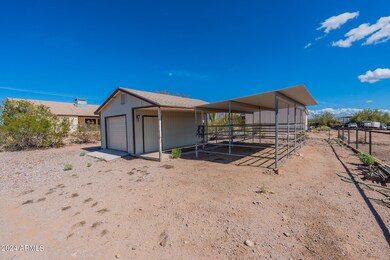 Tack Barn & 2 Stalls