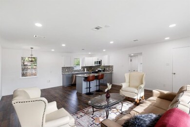 361 Hurst Dr, Bedford, TX 76022 - photo 4