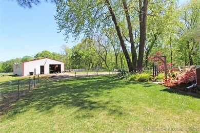 Large barn for all your toys or equipment
