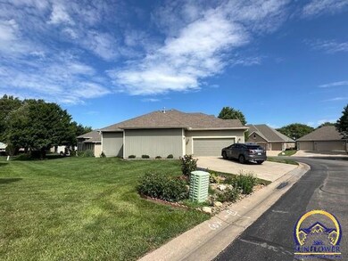 2728 SW Blue Stem Dr, Topeka, KS 66614 - photo 3