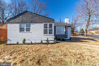 717 46th St SE, Washington, DC 20019 - photo 2