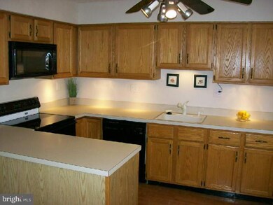 205 Berkshire Way unit 40, Marlton, NJ 08053 - photo 2