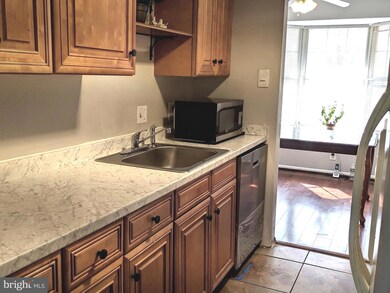 8758 Tamar Dr, Columbia, MD 21045 - photo 5