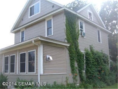 909 6th St NW, Austin, MN 55912 - photo 2