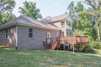 170 Ravencrest Dr, Statesville, NC 28625 - photo 3