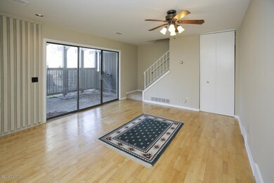 3876 greenleaf cir-103